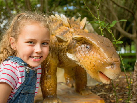 Mega Creatures At Hunter Valley Gardens - Postponed - Sydneys Hotel 2