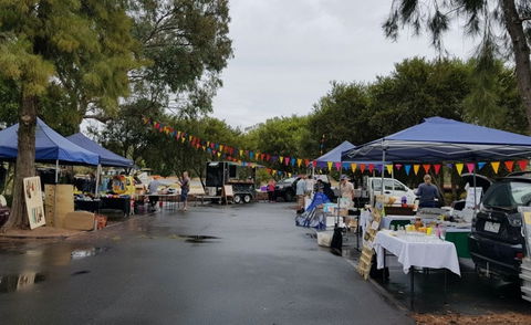 Wodonga Car Boot Market - Sydneys Hotel 1