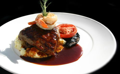 Aquarius Seafood Restaurant - Sydneys Hotel 3