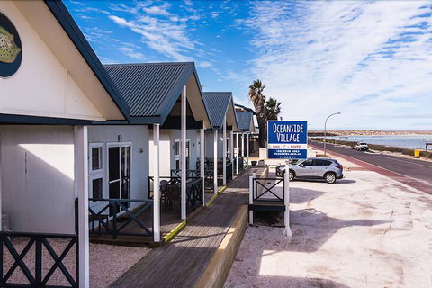 Oceanside Village - Sydneys Hotel 2