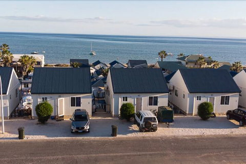 Oceanside Village - Sydneys Hotel 4