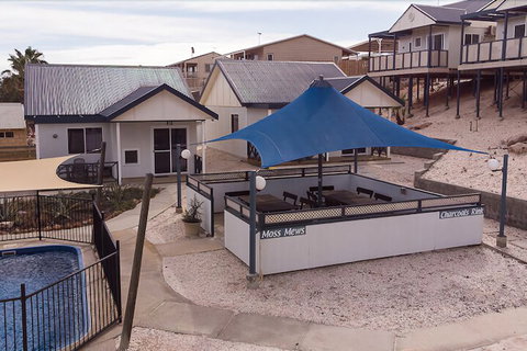 Oceanside Village - Sydneys Hotel 1