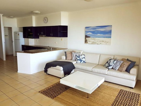 Whale Watch Ocean Beach Resort - Sydneys Hotel 1