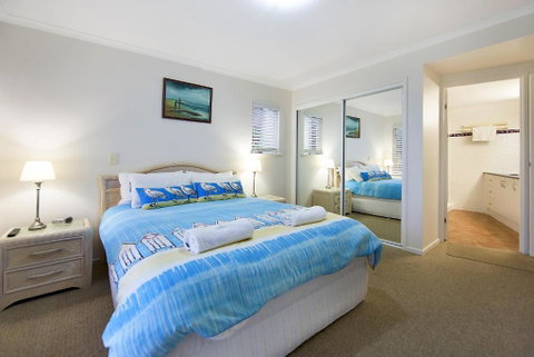 Whale Watch Ocean Beach Resort - Sydneys Hotel 3