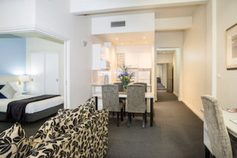 Collins Hotel - Sydneys Hotel 0