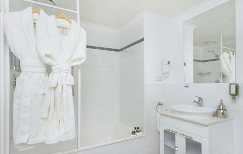 Pacific Suites Canberra - Sydneys Hotel 6