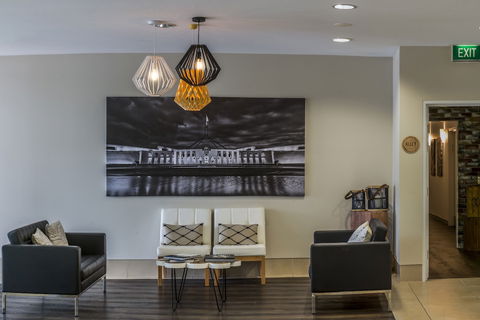 Pacific Suites Canberra - Sydneys Hotel 4