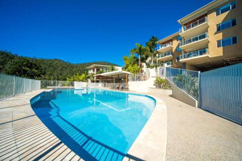 Summit Apartments Airlie Beach - Sydneys Hotel 0