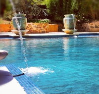 Jacobs Creek Retreat - Sydneys Hotel
