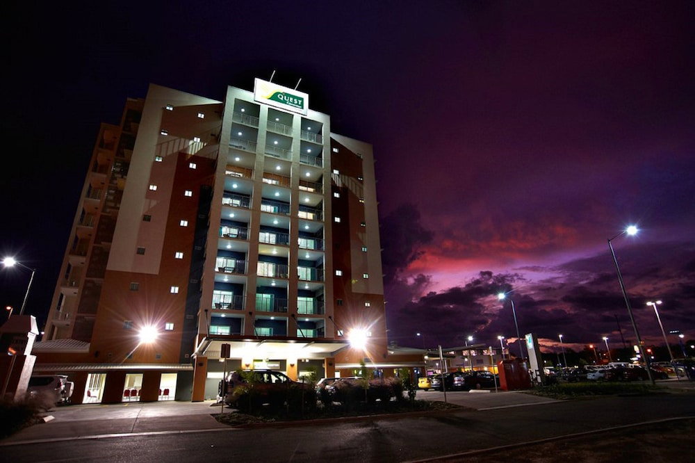 Sydneys Hotel