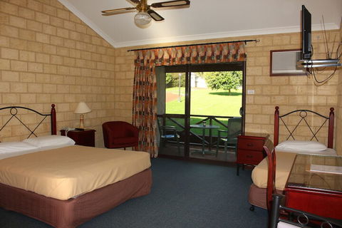 Karri Forest Motel - Sydneys Hotel 7