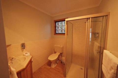 Driftwood Cottages - Sydneys Hotel 6