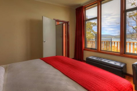 Driftwood Cottages - Sydneys Hotel 2