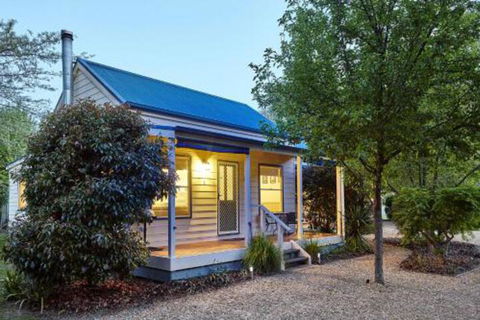 Alpine Valley Cottages - Sydneys Hotel 0