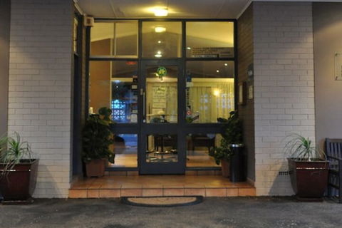 Hospitality Port Hedland - Sydneys Hotel 1