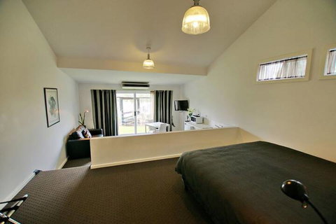 Starline Alpacas Farmstay Resort - Sydneys Hotel 7
