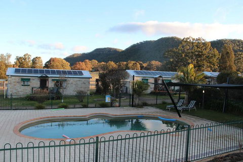 Starline Alpacas Farmstay Resort - Sydneys Hotel 5