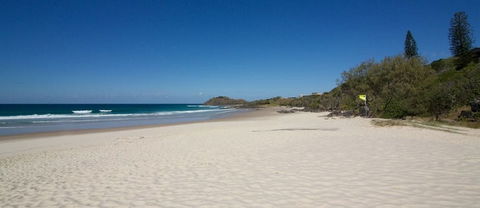 The Beach Cabarita - Sydneys Hotel 0