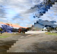 Emu Beach Chalets - Sydneys Hotel