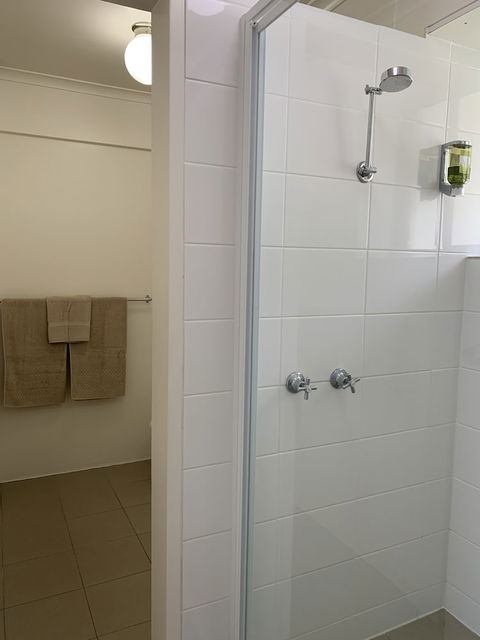 Adina Place Motel Apartments - Sydneys Hotel 3