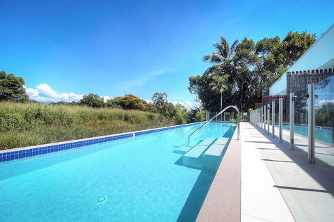 Pool Port Douglas - Sydneys Hotel 1