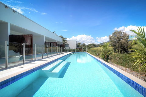 Pool Port Douglas - Sydneys Hotel 2