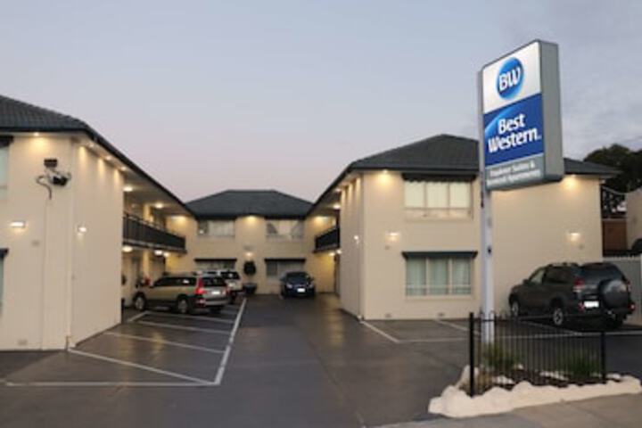 Fawkner VIC Sydneys Hotel