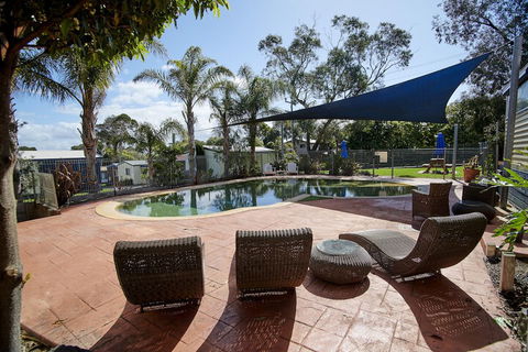 Amaroo Holiday Park - Sydneys Hotel 7