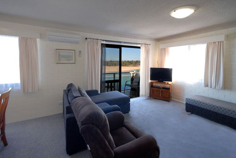Marcel Towers Holiday Apartments - Sydneys Hotel 6