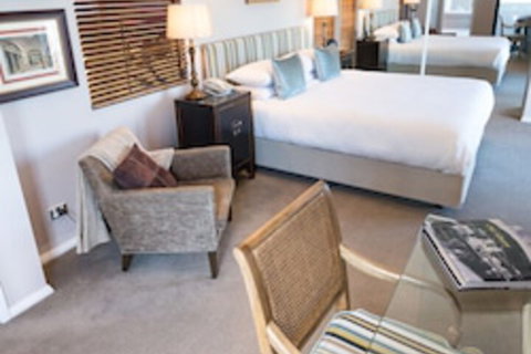 The Beach House At Bayside - Sydneys Hotel 0