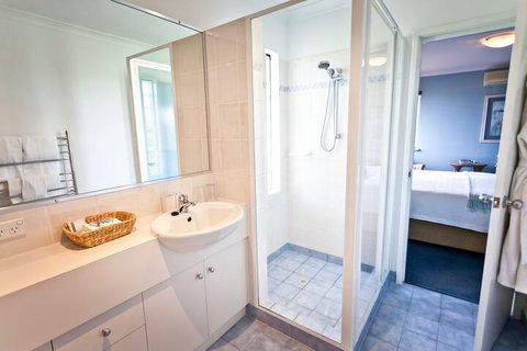 The Beach House At Bayside - Sydneys Hotel 2