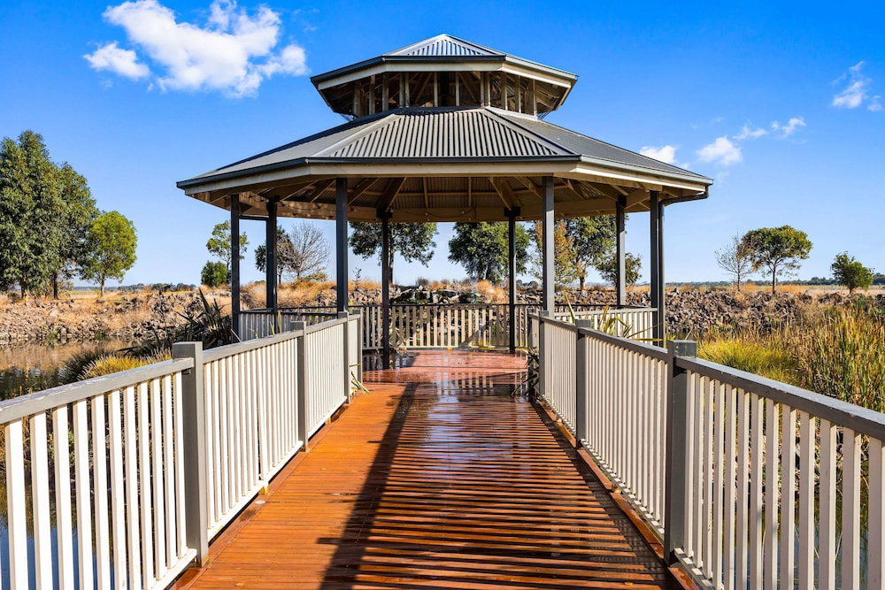 Point Cook VIC Sydneys Hotel