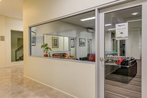Bay View Villas - Sydneys Hotel 3