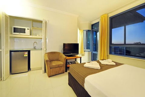 At Whitsunday Vista Holiday Apartments - Sydneys Hotel 5