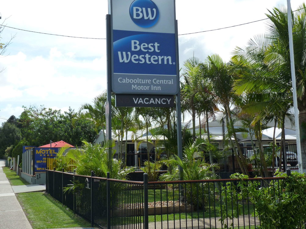 Bellmere QLD Sydneys Hotel