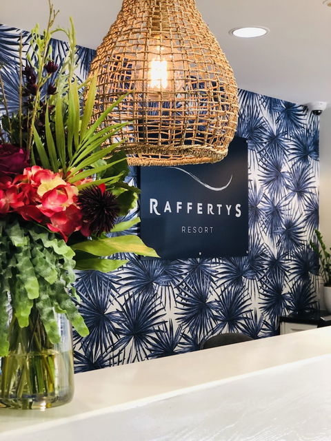 Raffertys Resort - Sydneys Hotel 0