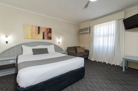 Adelaide Royal Coach - Sydneys Hotel 5