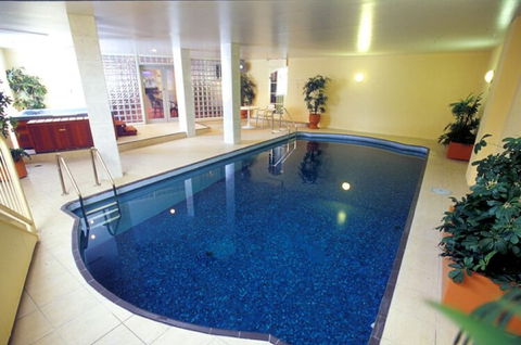Adelaide Royal Coach - Sydneys Hotel 1