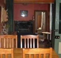 McIntosh Cottages - Sydneys Hotel