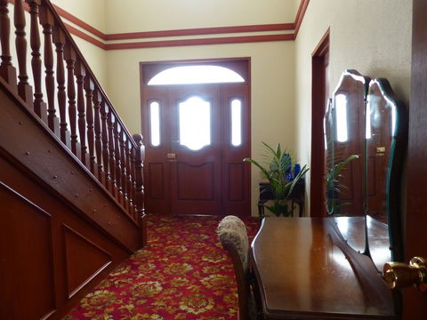 Meramie Motor Inn - Sydneys Hotel 2