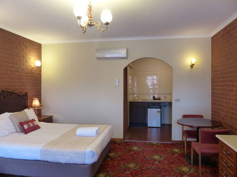 Meramie Motor Inn - Sydneys Hotel 6