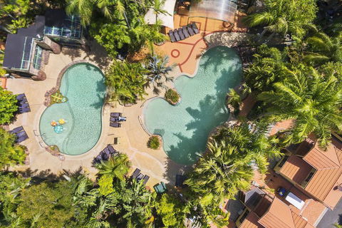 Ashmore Palms Holiday Village - Sydneys Hotel 1