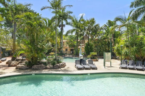 Ashmore Palms Holiday Village - Sydneys Hotel 5