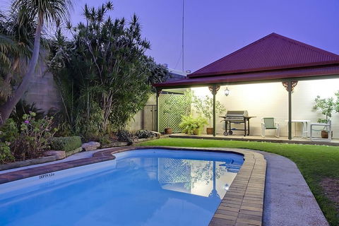 Pioneer Motel - Sydneys Hotel 0
