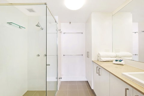 Surfers International Gold Coast Accommodation - Sydneys Hotel 6