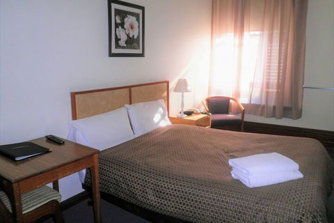 Princes Lodge Motel - Sydneys Hotel 6
