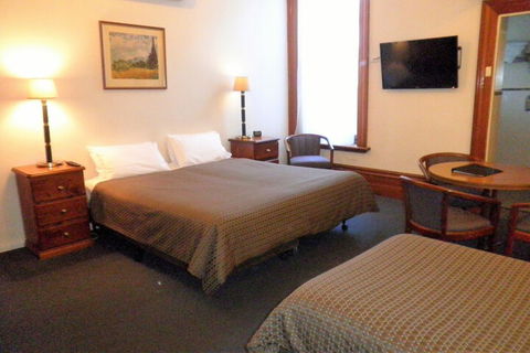 Princes Lodge Motel - Sydneys Hotel 4
