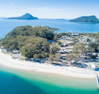 Halifax Holiday Park - Sydneys Hotel