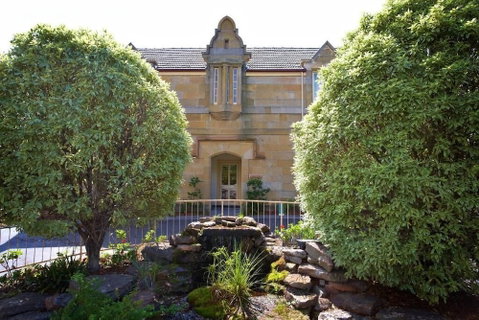 Quest Trinity House - Sydneys Hotel 1