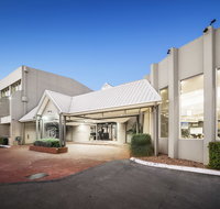 Ciloms Airport Lodge